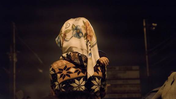 說明: Macintosh HD:Users:chendong:Desktop:張乾琦 工作坊:工作坊:官方作品:中文圖說:AZMA:8. 張乾琦，“AZMA”視頻截圖，2017 .jpg