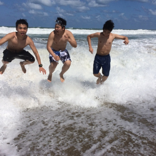 贏在起跑線？中國孩子赴美留學(xué)是否越早越好？