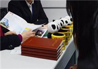 賣房留學(xué)月薪五千，出國到底值不值？